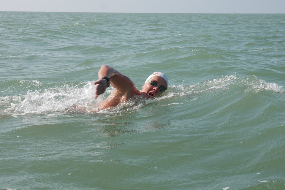 PJ plie la manche